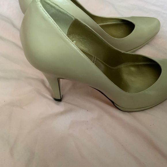 TAHARI Women Shoes - Picture 2 of 5